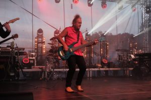 basiste Budki Suflera mieczysławJurecki grana na gitarze basowej