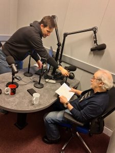 Wojciech Gorski i Tomasz Zeliszewski w studiu radia Eska Rock